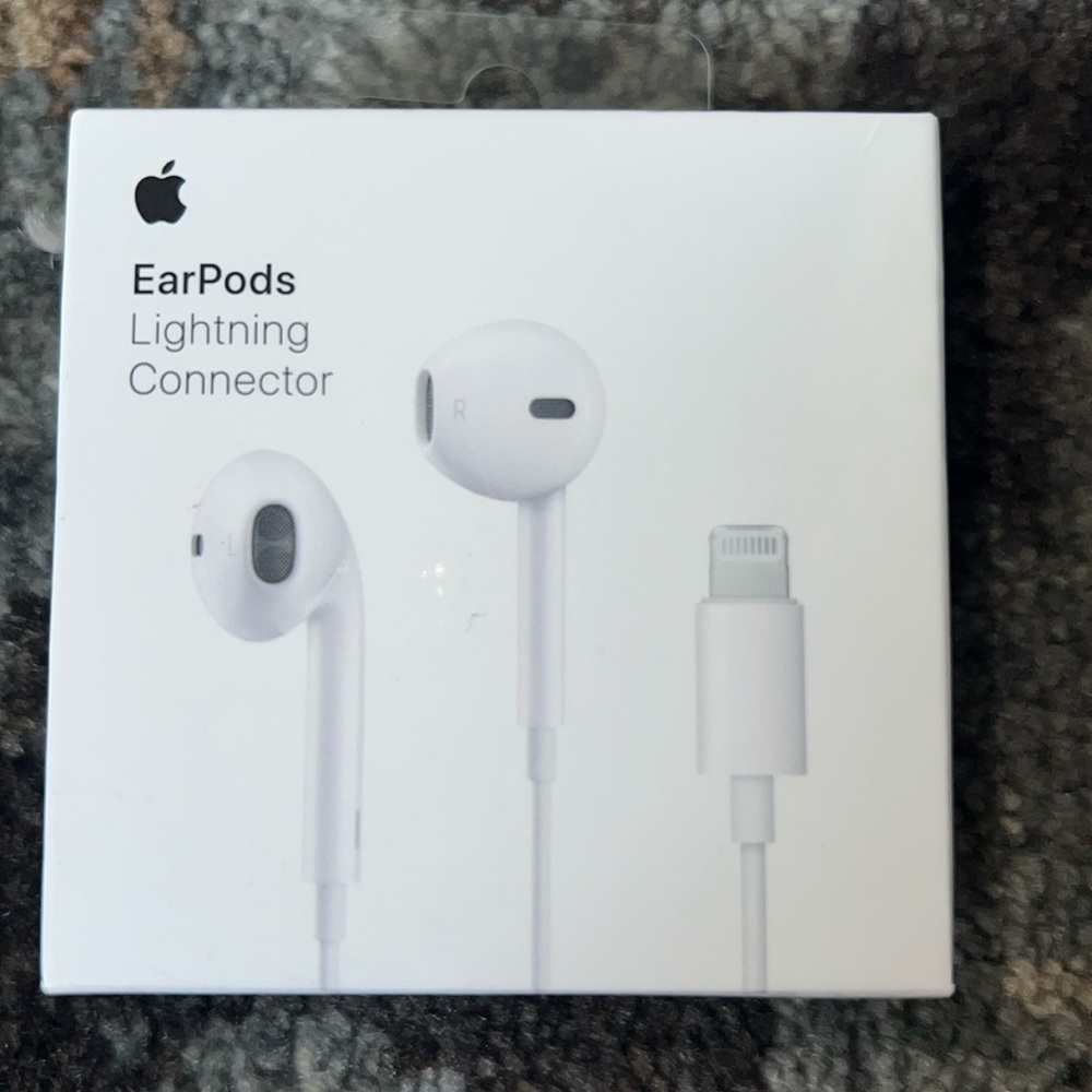 Apple EarPods with Lightning Connector - Classic White
